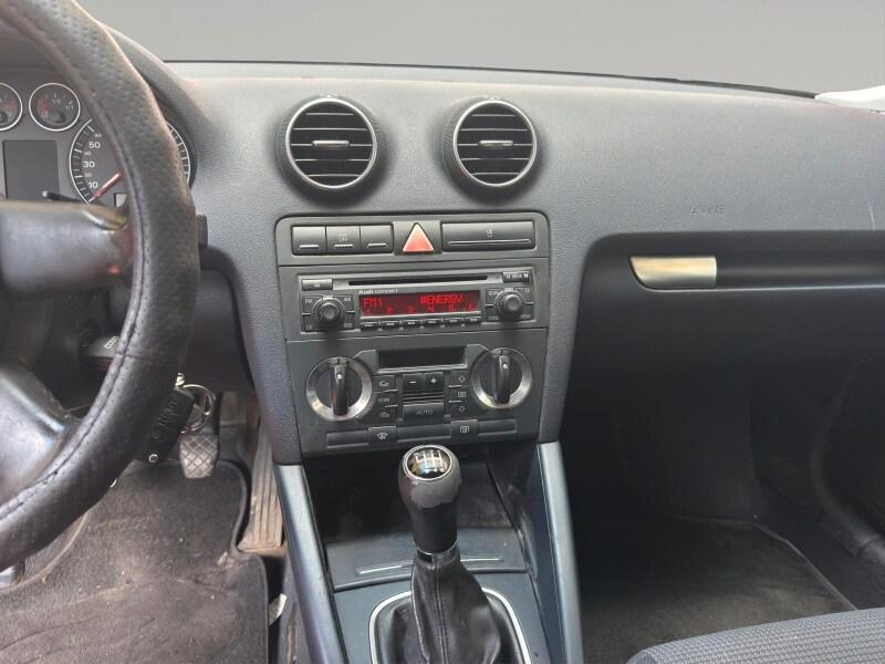 AUDI A3 2ª serie A3 SPB 1.6 16V FSI Attraction
