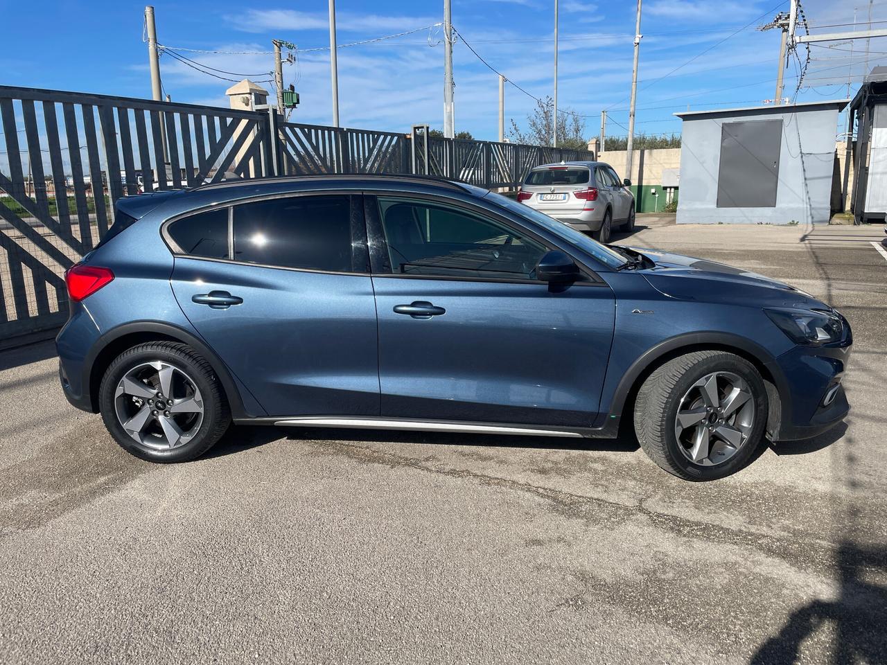 Ford Focus 1.0 EcoBoost 125 CV automatico 5p. Active V Co-Pilot