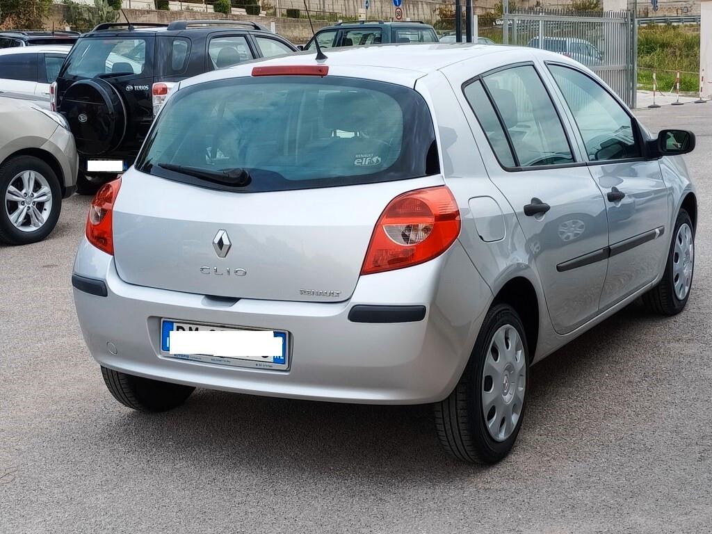 Renault Clio Storia 1.2 16V 5 porte Confort