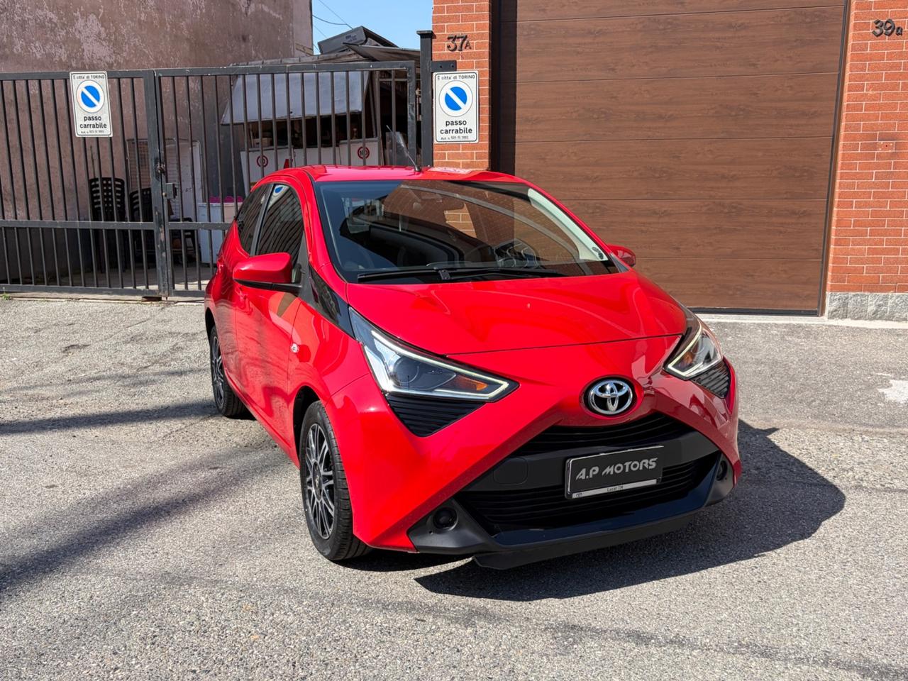 Toyota Aygo Connect 1.0 72 CV x-play KM 39000