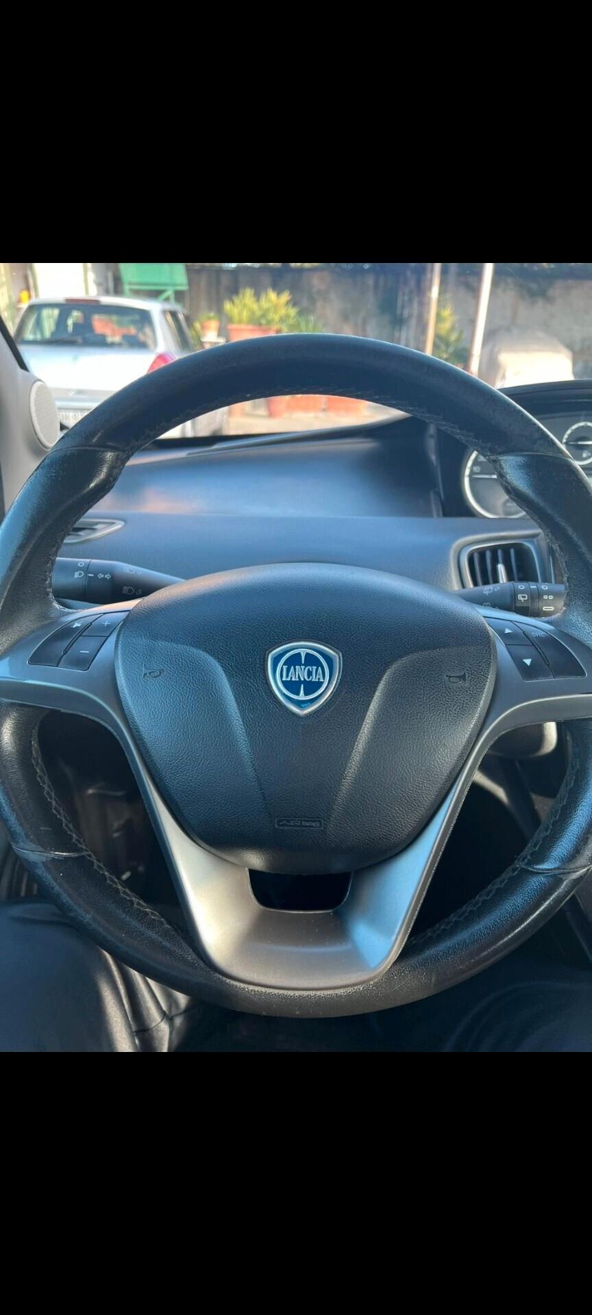 Lancia Ypsilon 1.3 MJT 16V 95 CV 5 porte S&S Platinum