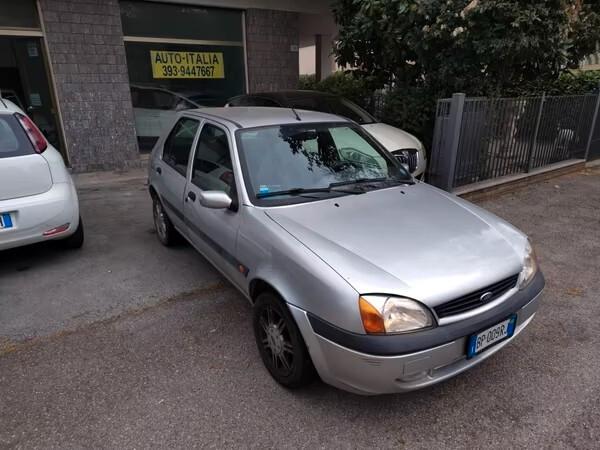 Ford Fiesta 1.2i 16V cat 5 porte Ghia