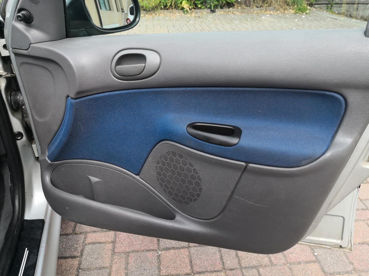 Peugeot 206 1.4 5p neopatentati clima