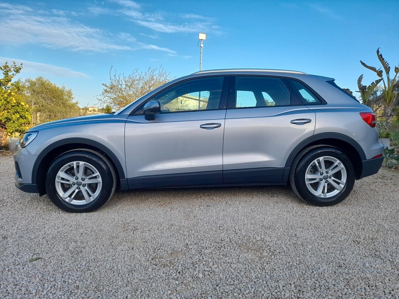 Audi Q3 35 TDI S tronic Business Advanced ANN02020