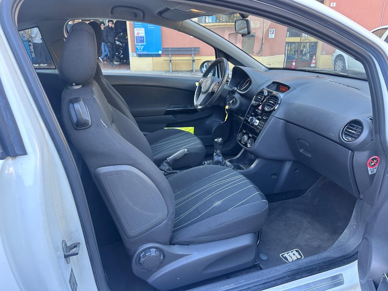 Opel Corsa 1.2 3 porte Sport Neopatentati unipro