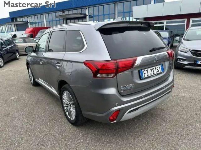 MITSUBISHI Outlander Outlander phev 2.4 Instyle Plus 4wd - FZ221SY