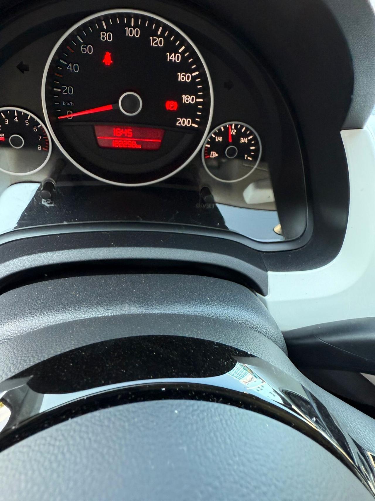 VOLKSWAGEN UP! 1,0 BZ 75 CV WHIT UP!