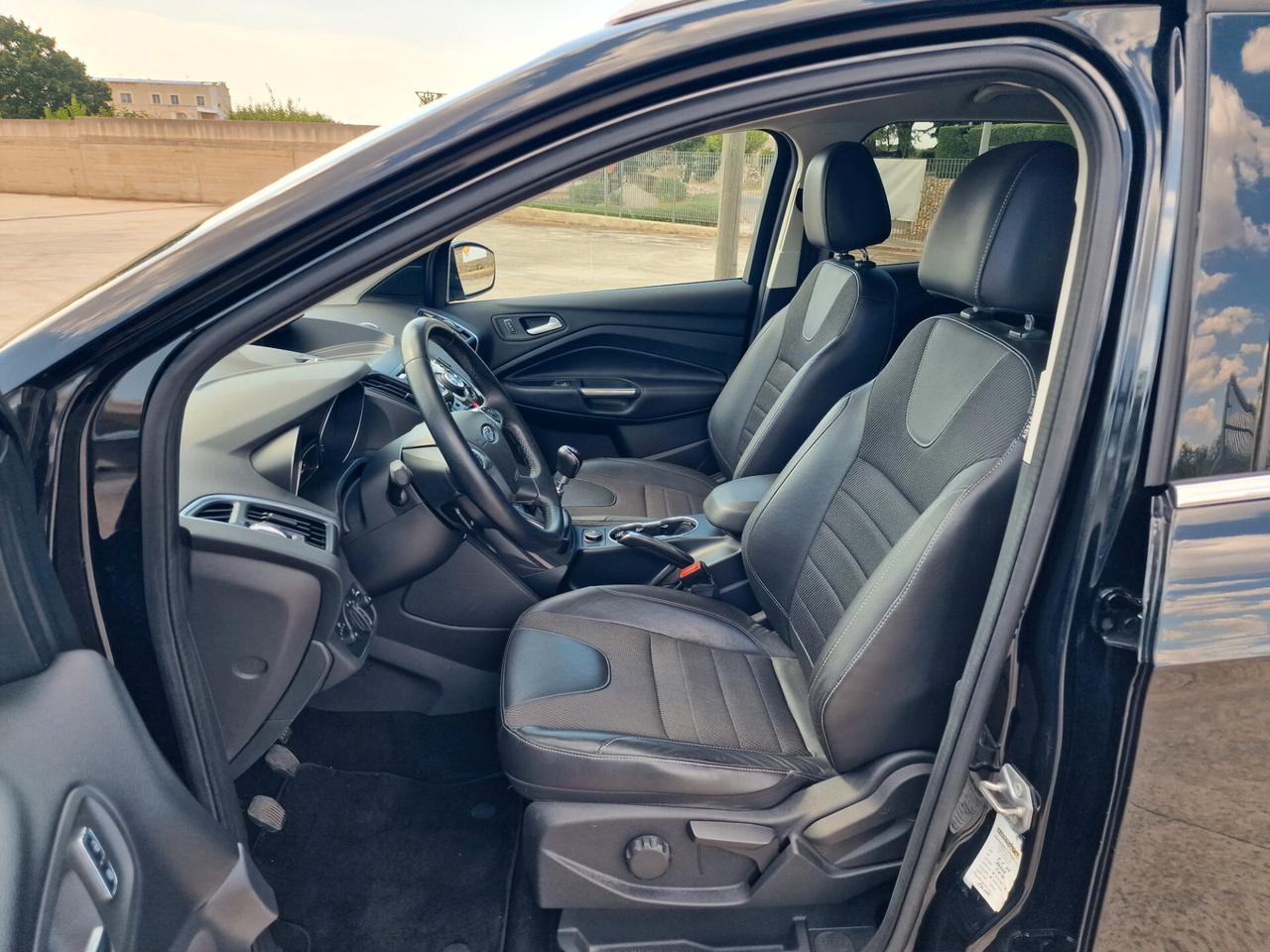 Ford Kuga 2.0 TDCI 140 CV 2WD Titanium