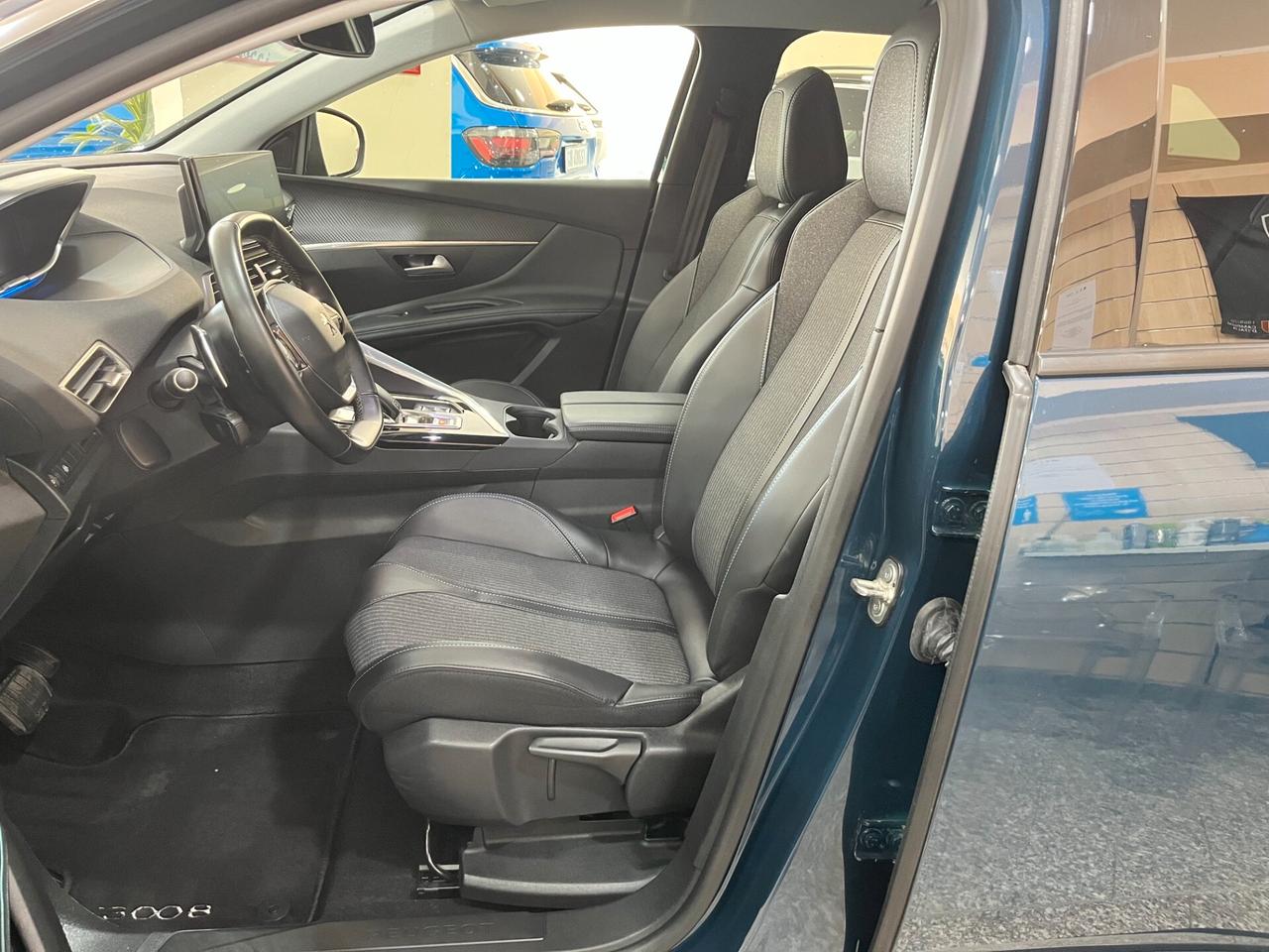 Peugeot 3008 BlueHDi 130 S&S EAT8 Allure