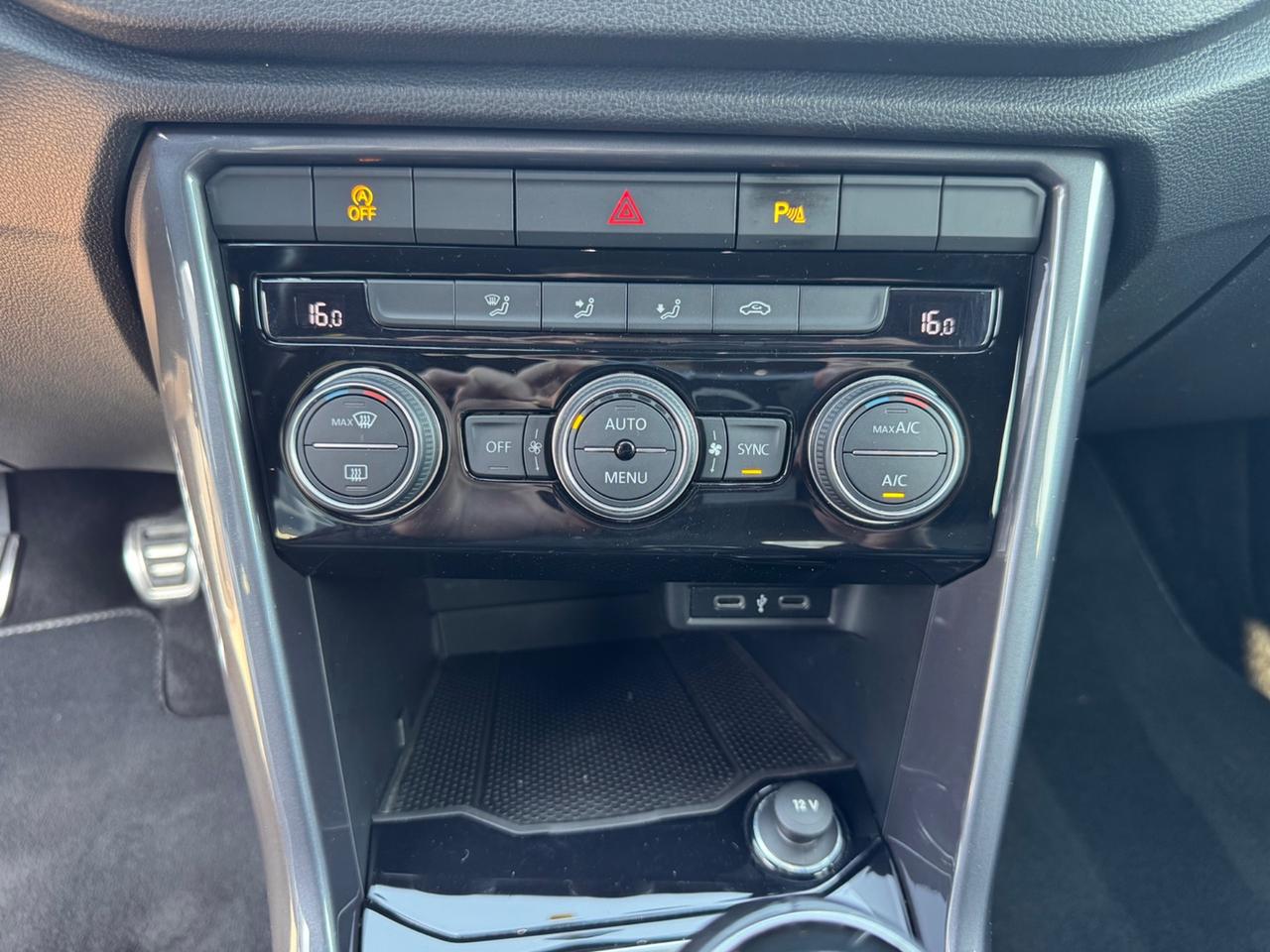 Volkswagen T-Roc R-LINE 2.0 TDI 150 CV FULL SERVICE UNICO PROPRIETARIO
