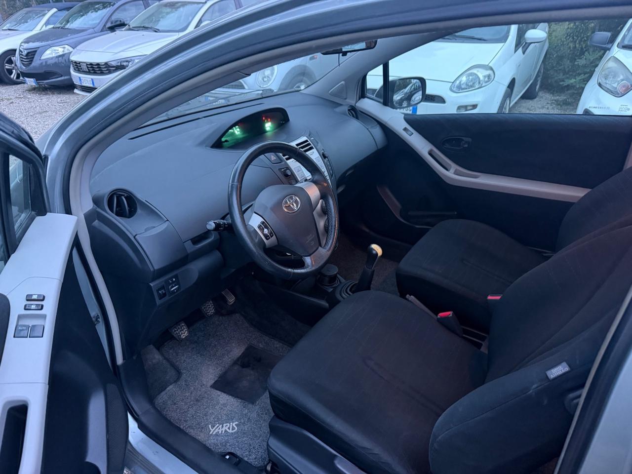 Toyota Yaris 1.0 3 porte