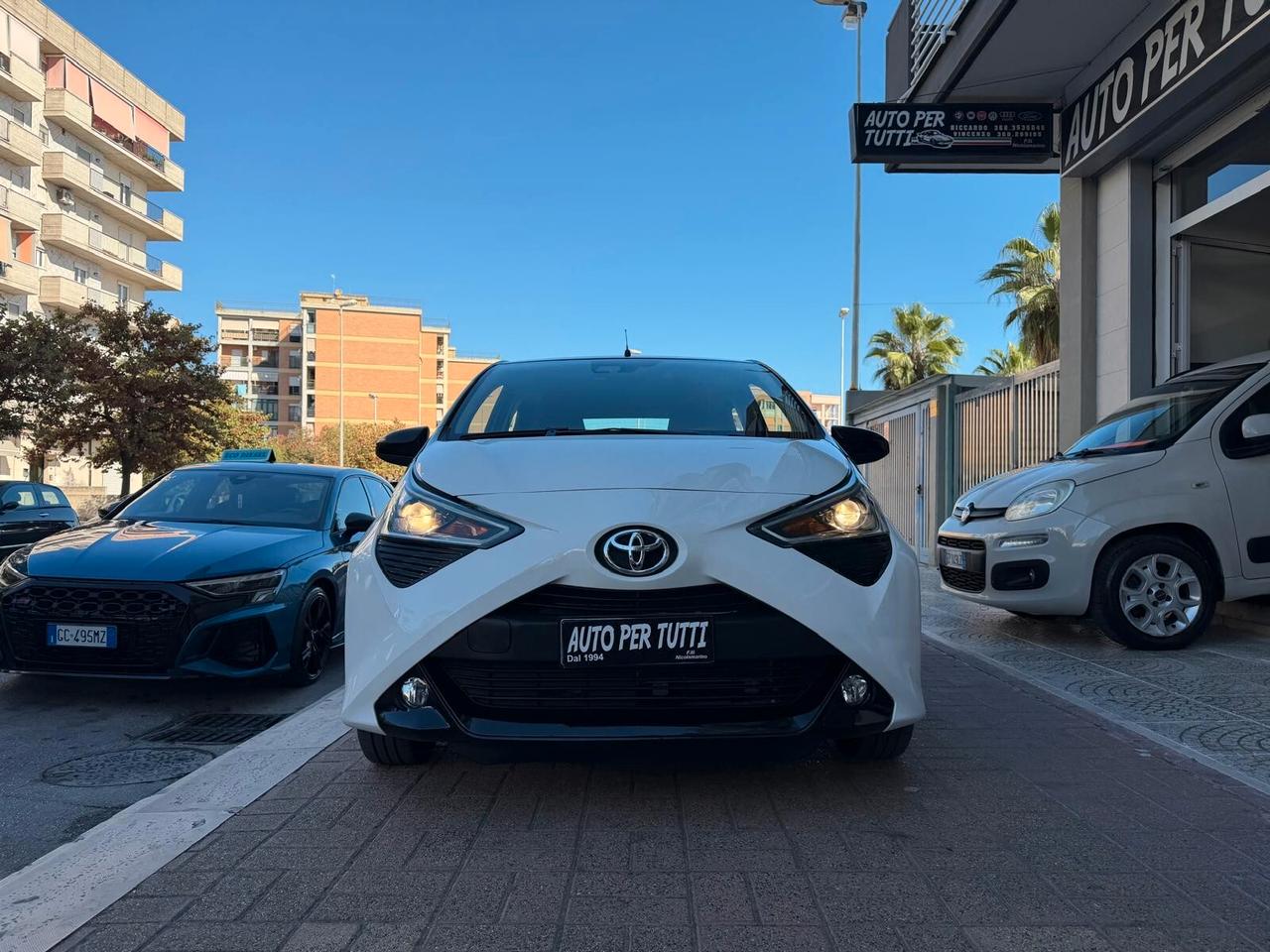 Toyota Aygo Connect 1.0 72 CV 5p 9000KM!!!