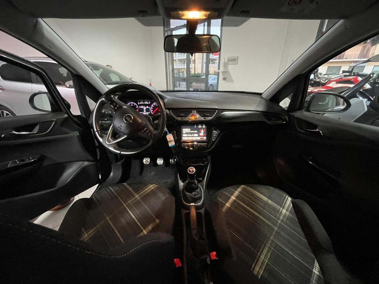 Opel Corsa 1.2 5 porte Innovation