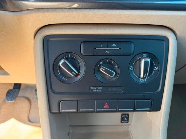 VOLKSWAGEN Maggiolino Maggiolino Cabrio 1.6 TDI...