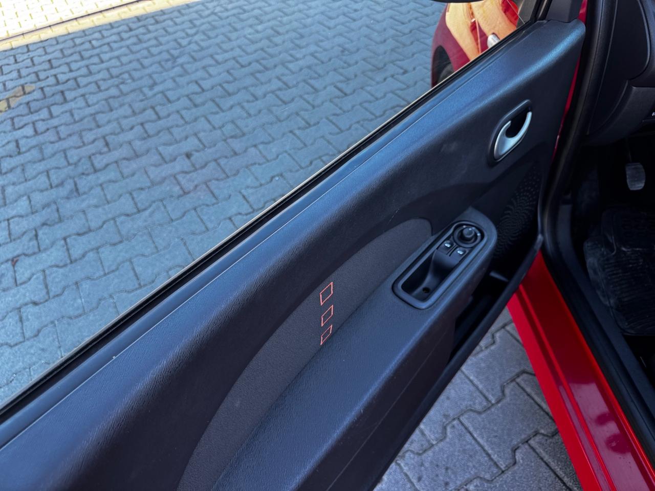 Renault Twingo 1.2 GPL Le Iene neopatentati
