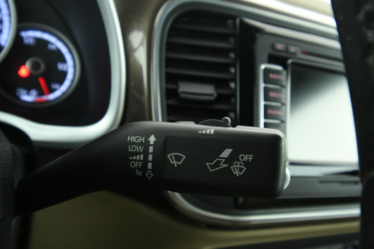 VOLKSWAGEN Maggiolino Cabrio 2.0 tdi Sport 140cv dsg PELLE+LED+C18"