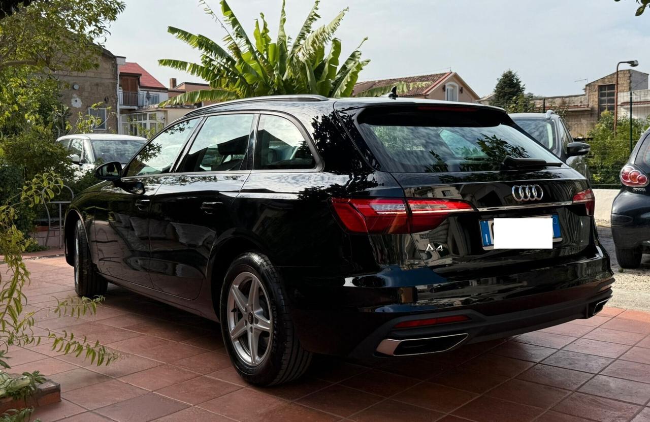 Audi A4 Avant 30 TDI/136 CV S tronic Business