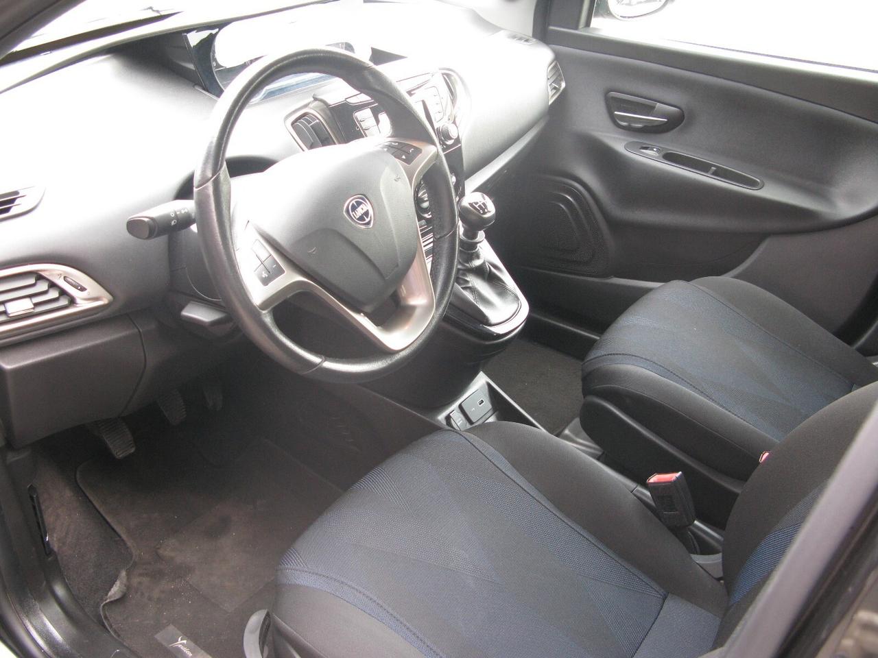 Lancia Ypsilon 1.0 FireFly 5 porte S&S Hybrid Ecochic Gold