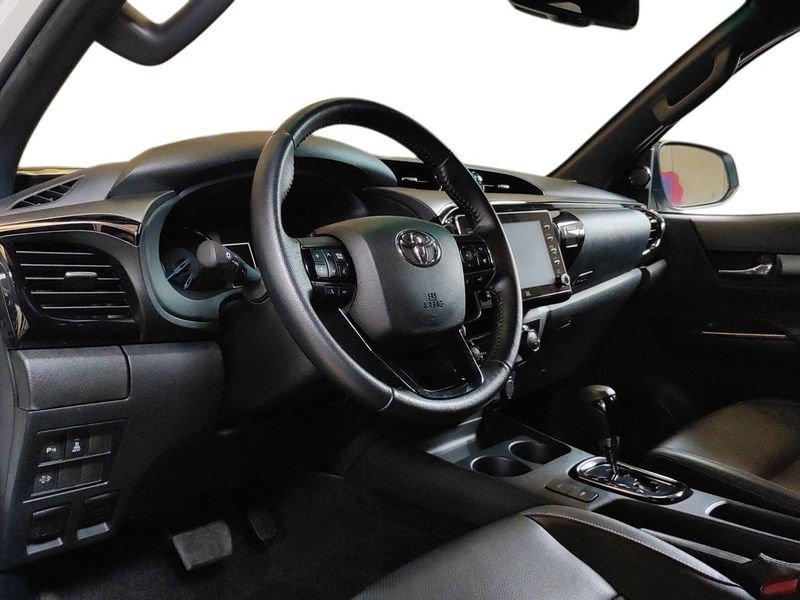 Toyota Hilux Hilux 2.4 D A/T 4WD 4 porte Invincible + CHIUSURA CASSONE SCORREVOLE