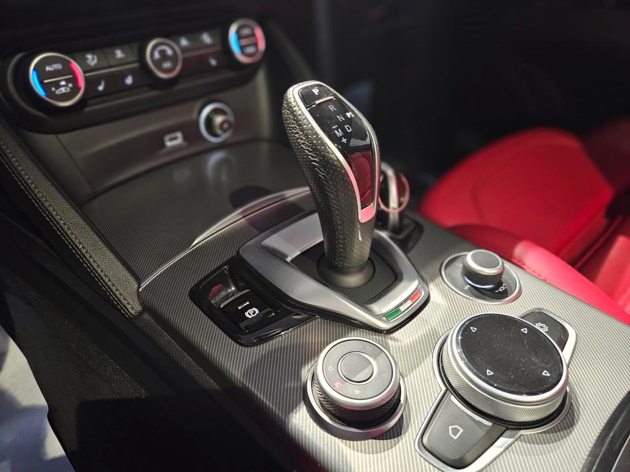 Stelvio 2.2d 210 CV AT8 Q4 Veloce Tetto 22K KM IVA ESP
