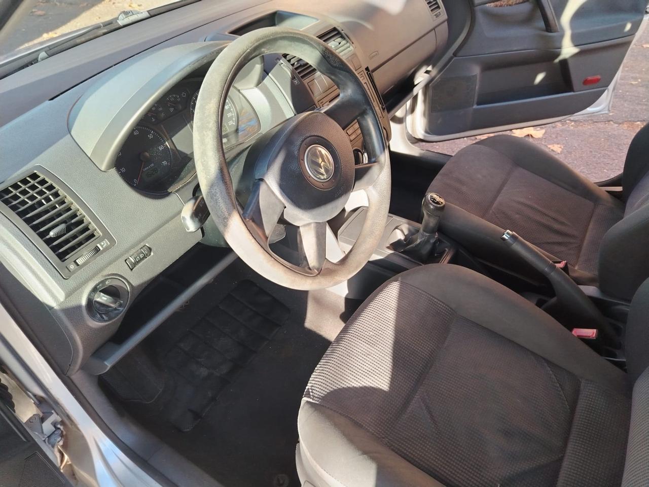 Volkswagen Polo 1.4/75CV 16V 3p. Comfortline pe NEOPATENTATI