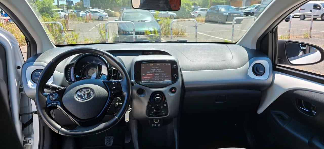 Toyota Aygo Connect 1.0 VVT-i 72CV 5 porte x-business MMT