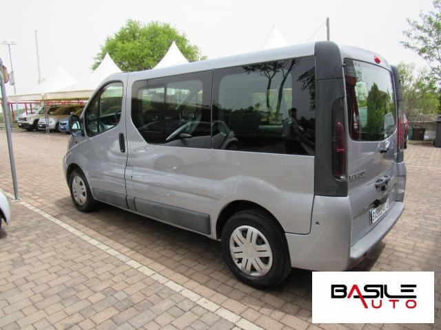 RENAULT TRAFIC 8 POSTI