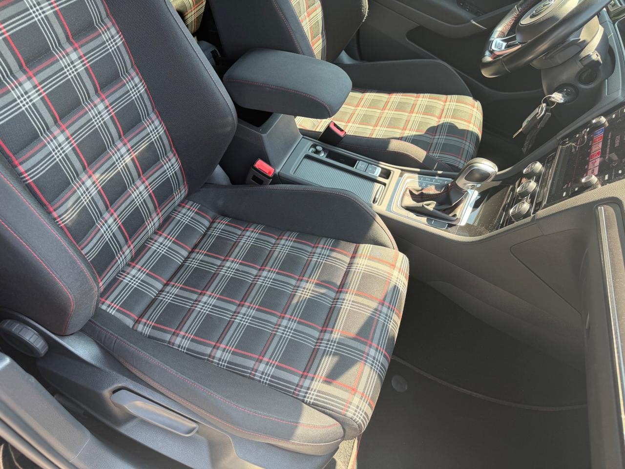 Volkswagen Golf GTI Performance 2.0 245 CV TSI DSG 5p. BMT