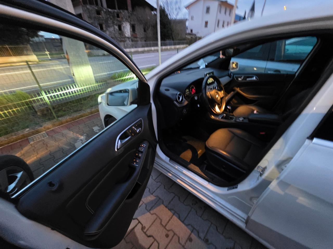 Mercedes-benz B 180 Premium perfetta e garantita 12 M