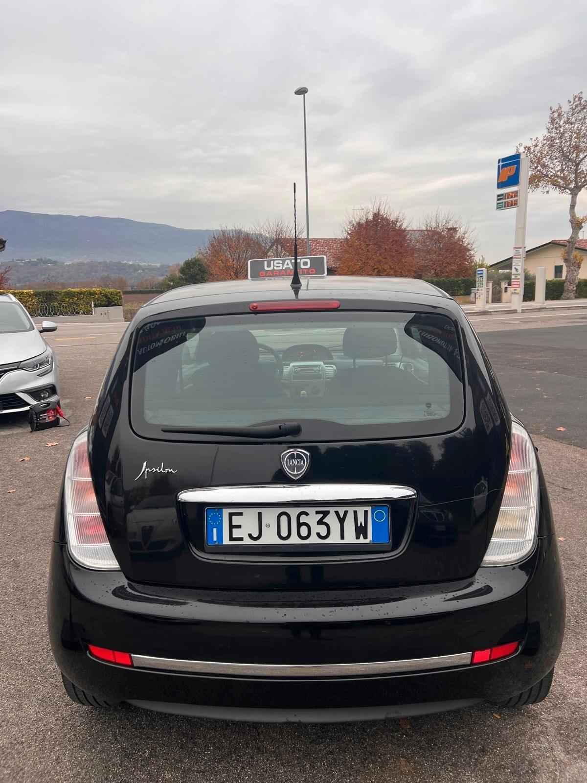 Lancia Ypsilon 1.2 69 CV 5 porte S&S Platinum