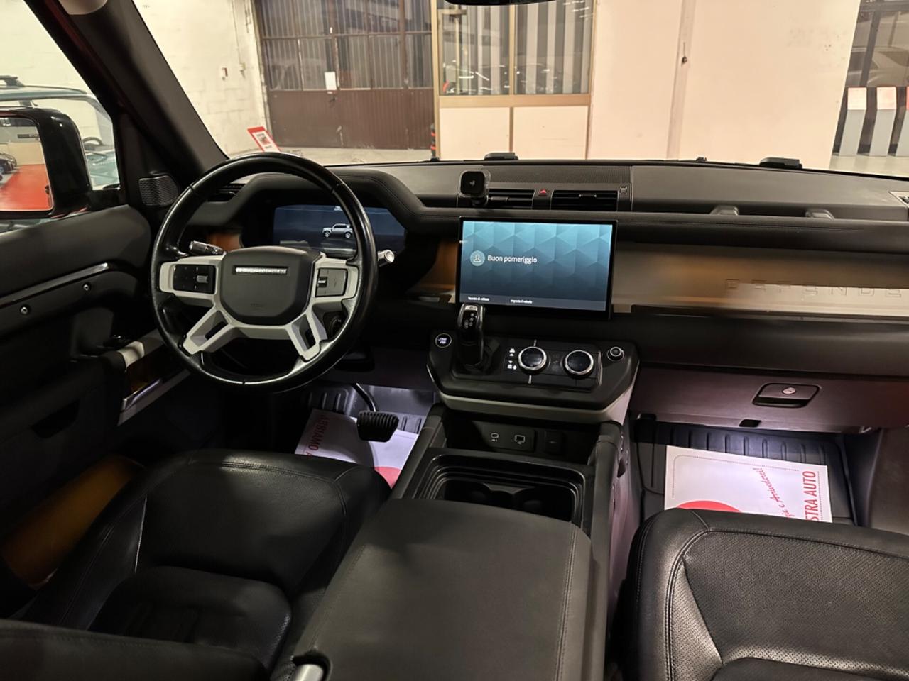 Land Rover Defender 110