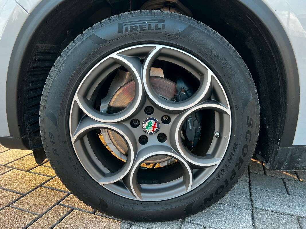 Alfa Romeo Stelvio 2.2 t Sprint Q4 190cv auto