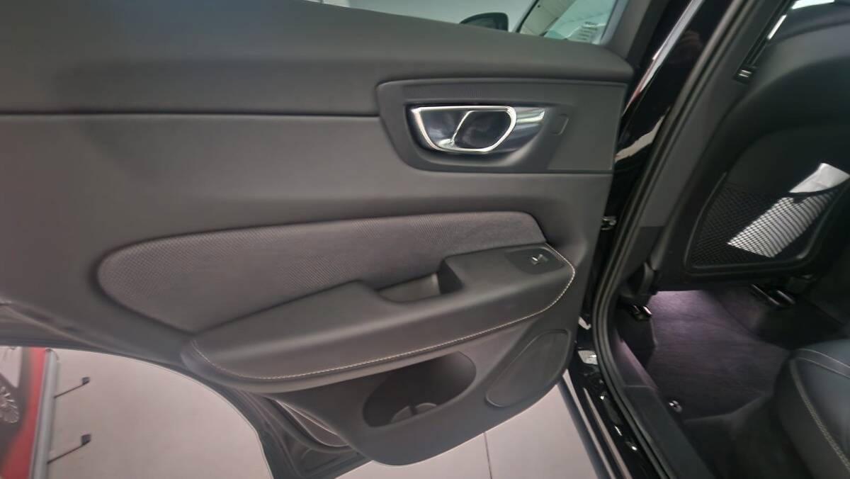 Volvo XC60 2.0 t6 phev Ultra Black Edition awd auto