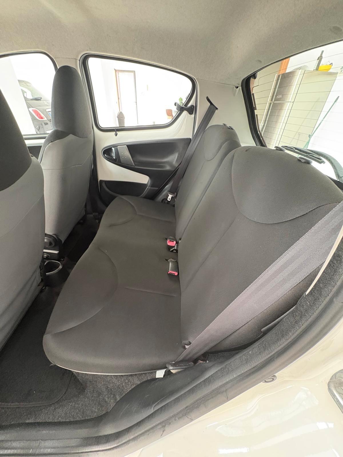 Toyota Aygo 1.0 12V VVT-i 5 porte Cool Soda Connect