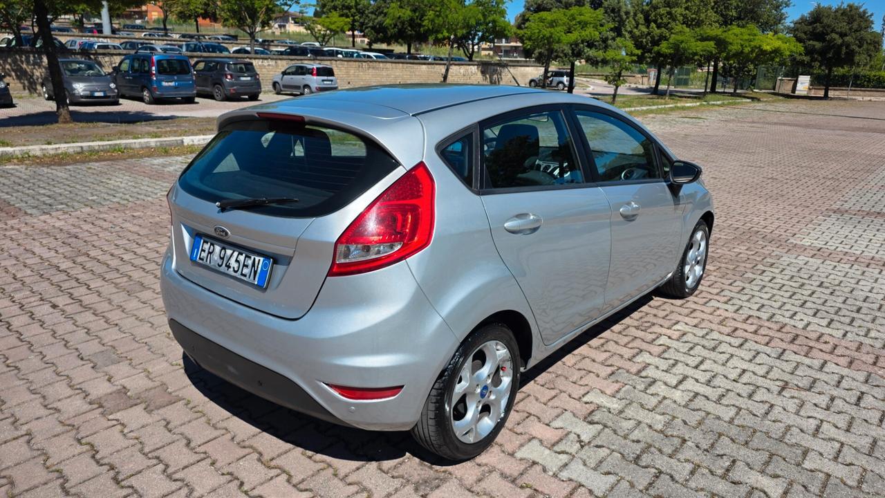 Ford Fiesta 1.4 5p. Bz.- GPL Titanium