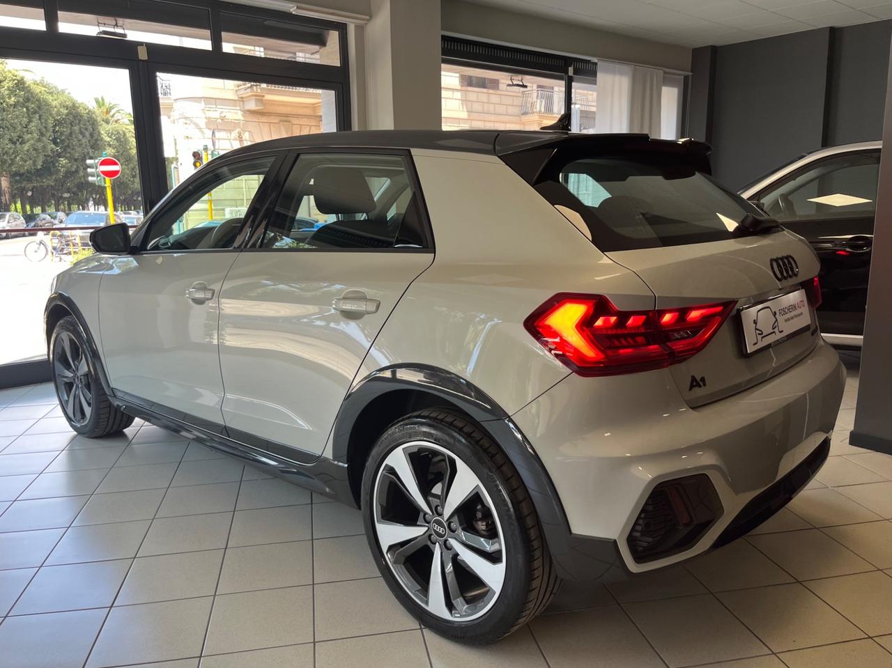Audi A1 allstreet 30 TFSI S tronic Identity Contrast