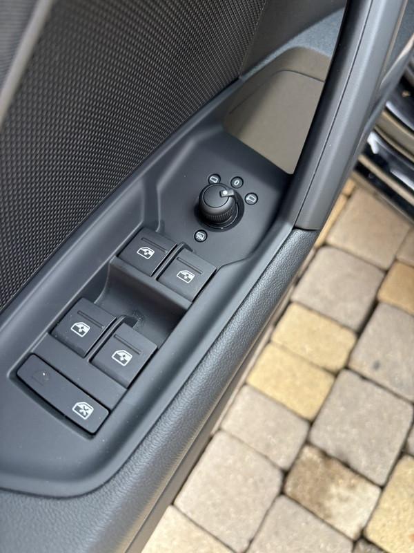 Audi A3 Sportback 35 2.0 tdi Business s-tronic LED-NAVI-18"