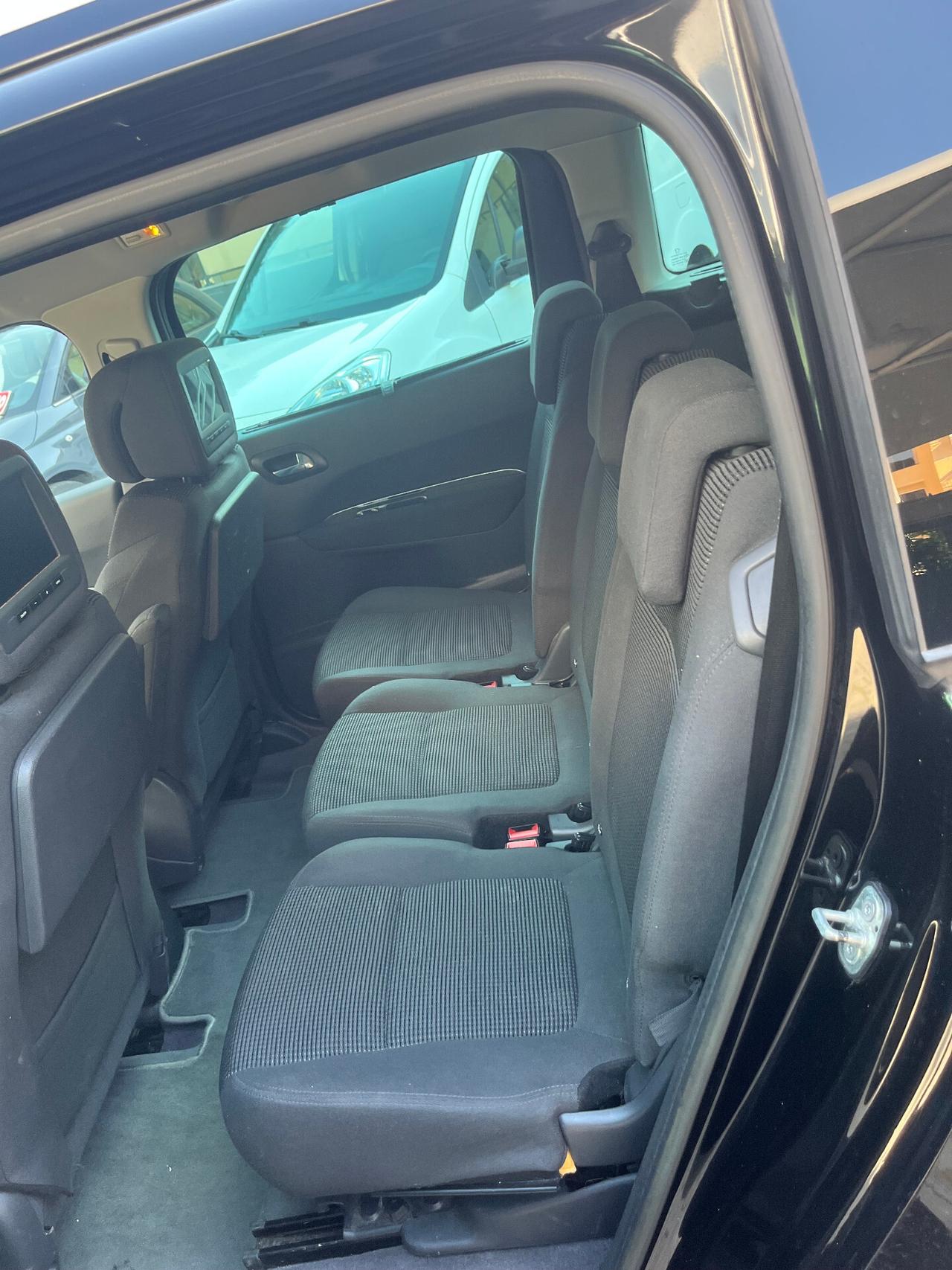 PEUGEOT 5008 1.6 HDi CAMBIO AUTOMATICO - 7 POSTI - ANCHE PER NEOPATENTATI