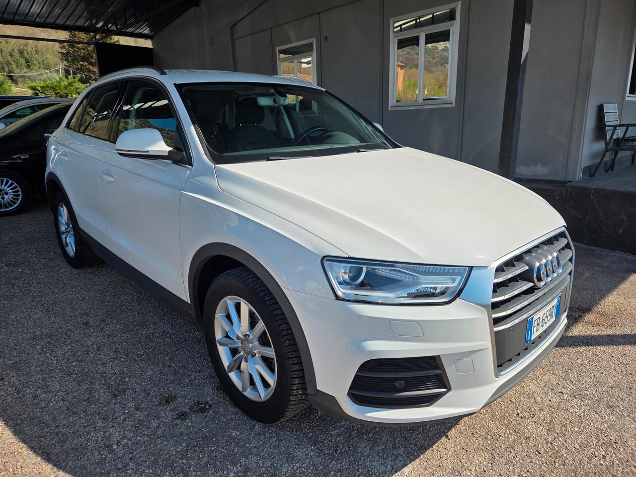 Audi Q3 2.0 TDI 120 CV Business