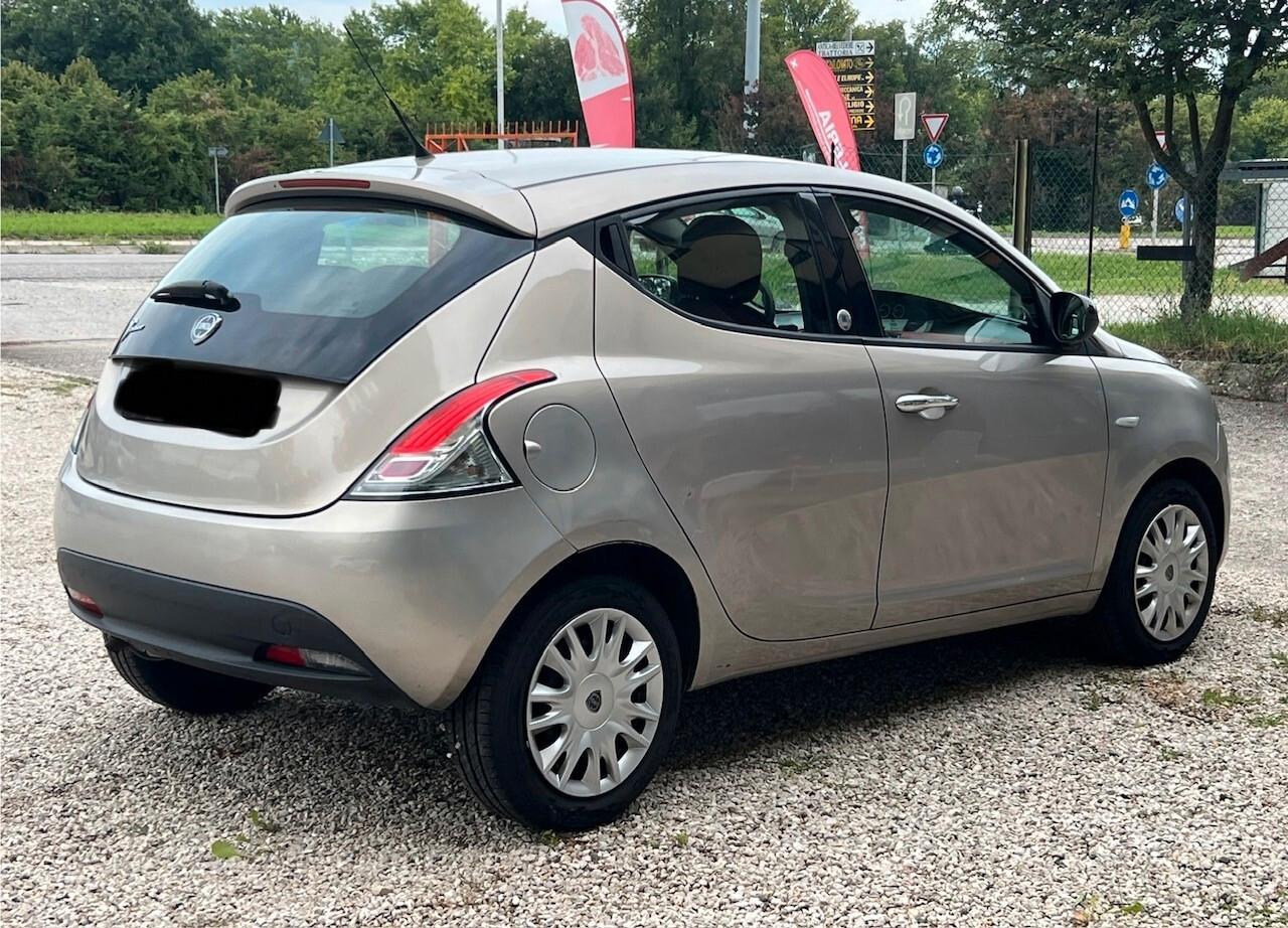 Lancia Ypsilon 1.2 69 CV 5 porte GPL Ecochic Gold