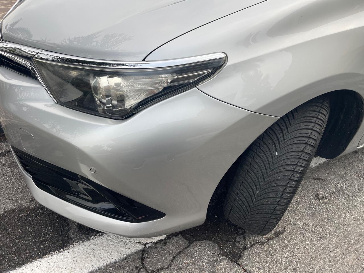 Toyota Auris Touring Sports 1.8 Hybrid Lounge