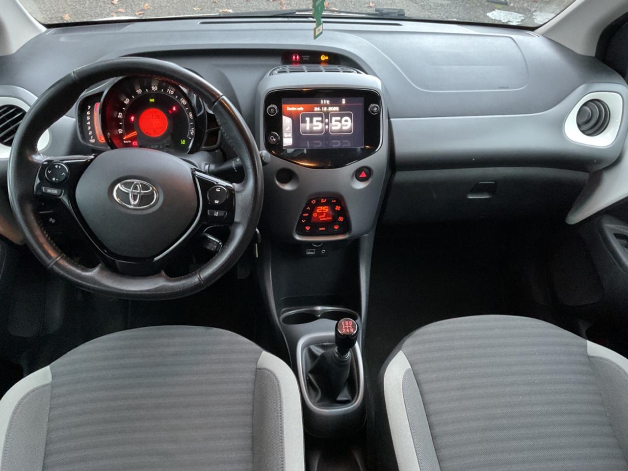 Toyota Aygo 1.0 VVT-i 72 CV 5 porte x-cite OK NEOPATENTATI