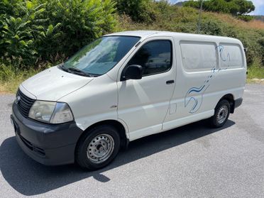 Toyota Hiace 2.5 D-4D Van
