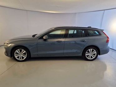 VOLVO V60 B4 D autom. Momentum Business WAGON