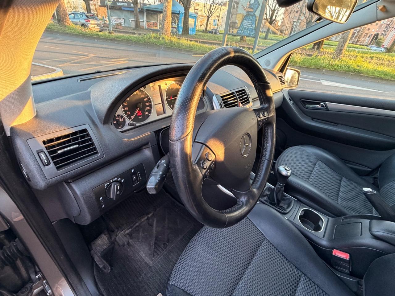 Mercedes-benz A 160 CDI BlueEFFICIENCY Avantgarde