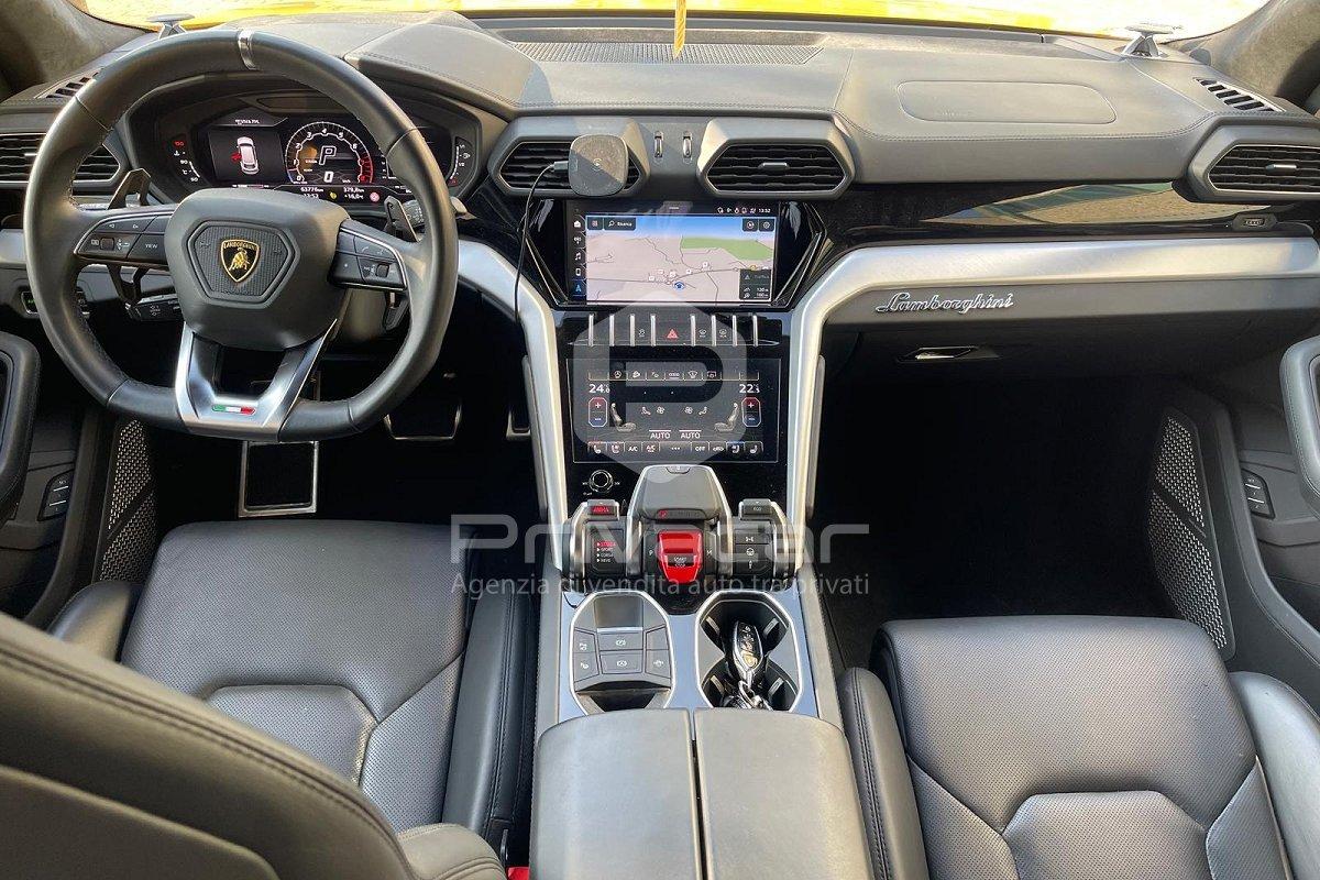 LAMBORGHINI Urus 4.0