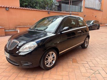 Lancia Ypsilon 1.3 MJT 90 CV Platino