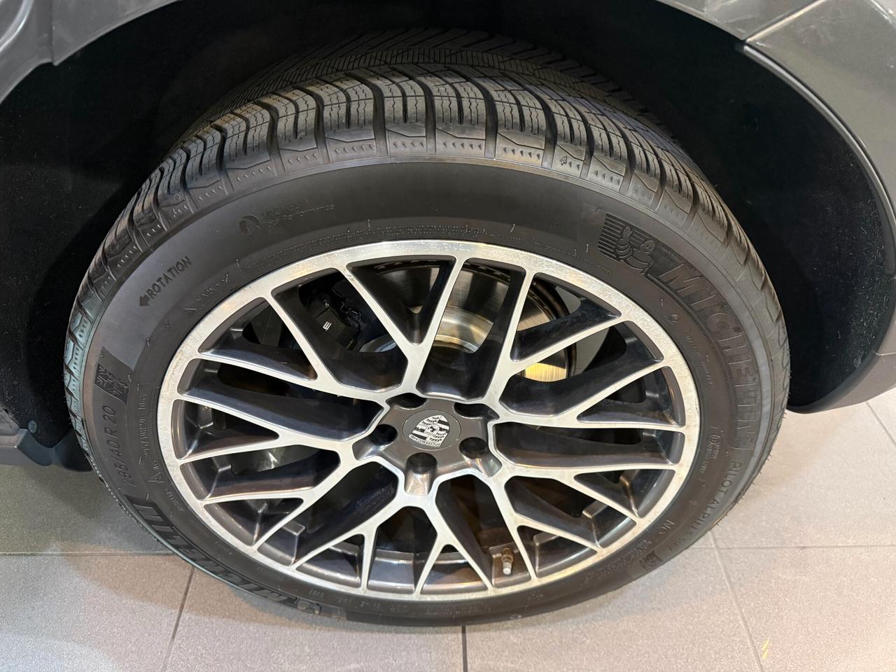 Porsche Macan 2.0 252cv pdk