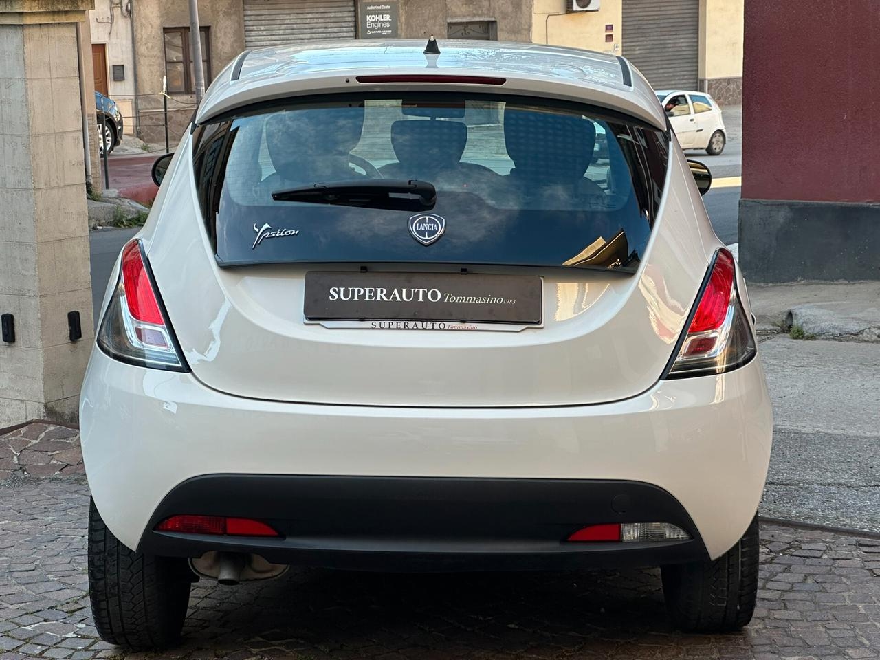 Lancia Ypsilon 1.3 MJT 16V 95 CV 5 OK neopatentati