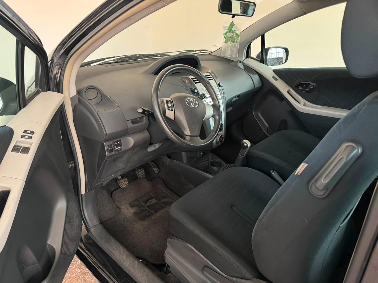 Toyota Yaris 1.0 3 porte